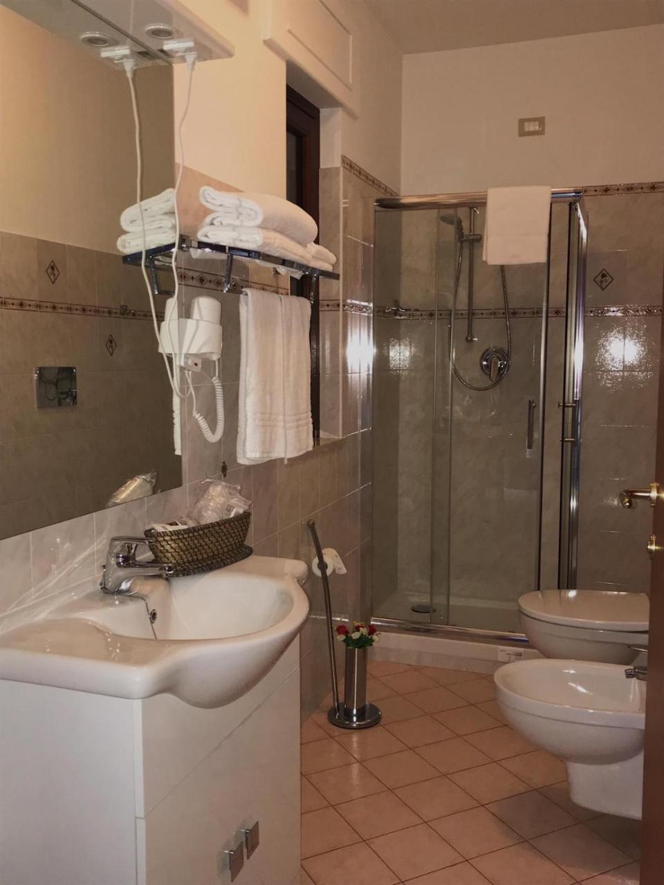Hotel Opera' Moscufo エクステリア 写真